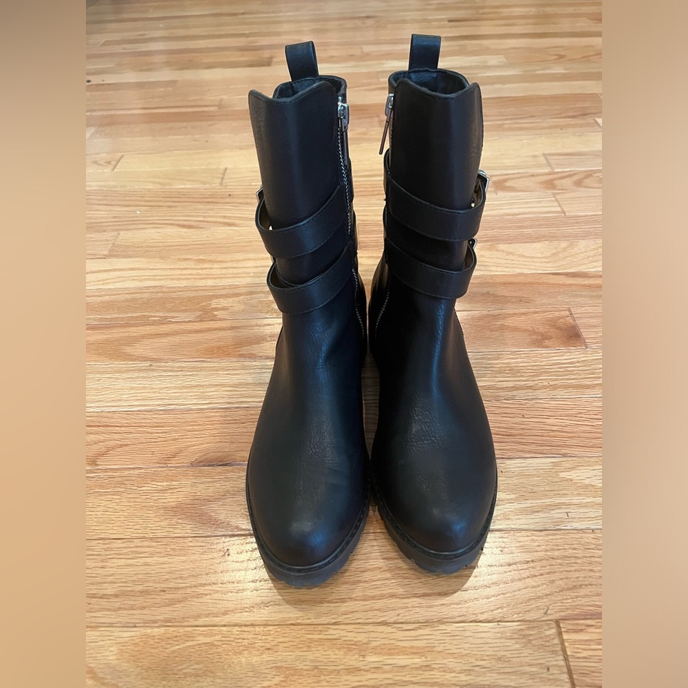 Victoria’s Secret Black Double Ankle Strap Boots, Size 8 EXCELLENT CONDITION - Picture 3 of 6